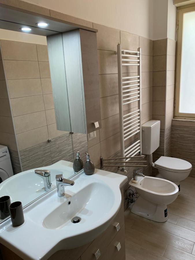 Casa Bianca 2 - Confortevole In Centro A Монелья Экстерьер фото
