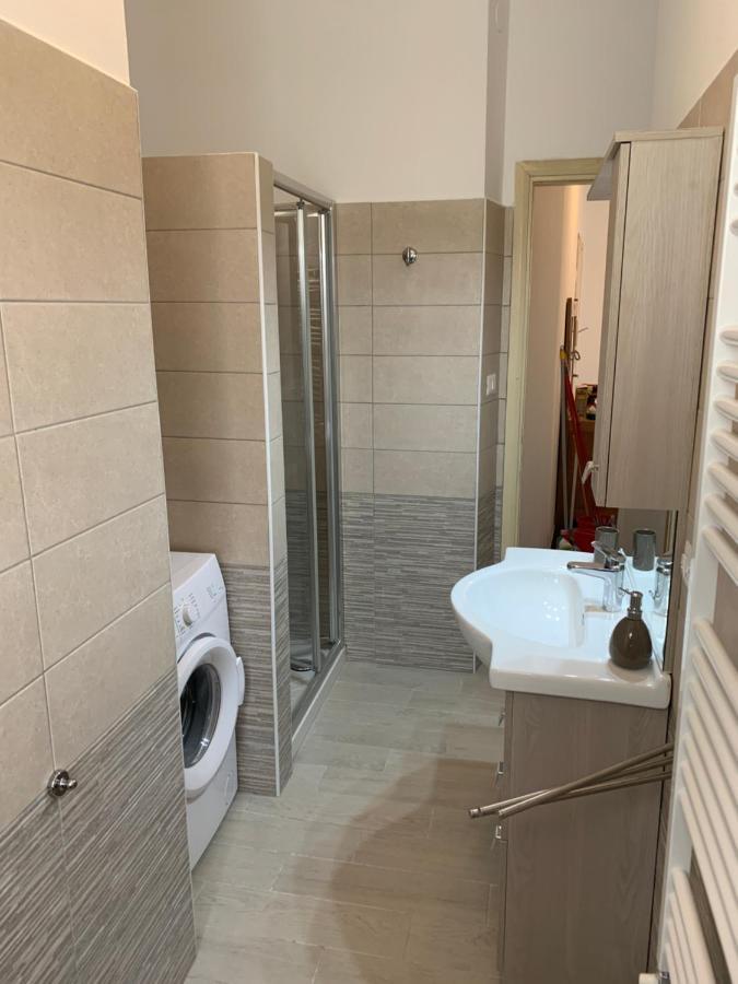 Casa Bianca 2 - Confortevole In Centro A Монелья Экстерьер фото
