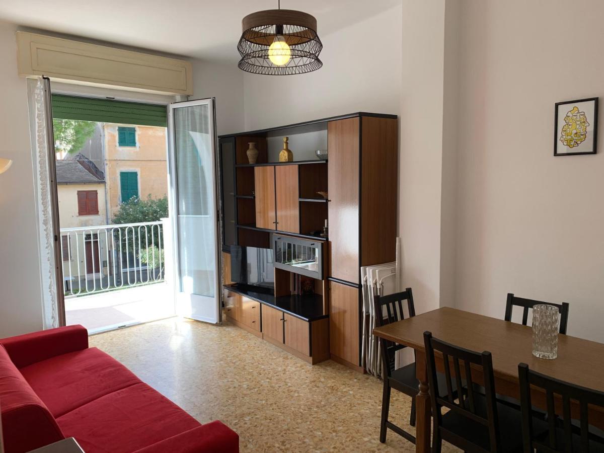 Casa Bianca 2 - Confortevole In Centro A Монелья Экстерьер фото