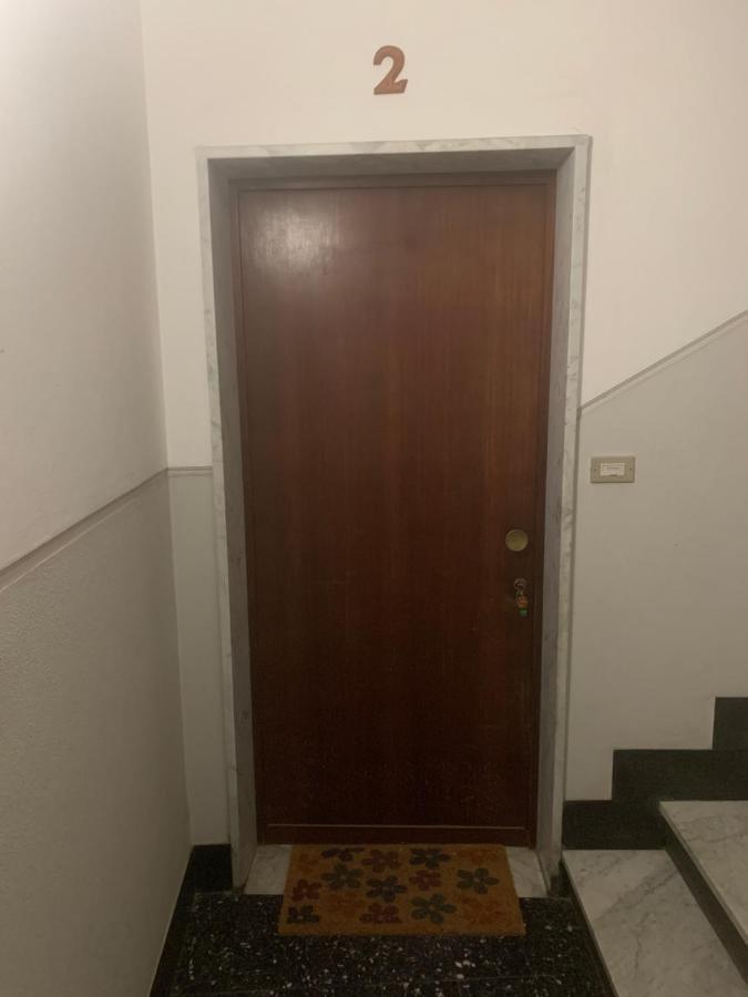 Casa Bianca 2 - Confortevole In Centro A Монелья Экстерьер фото